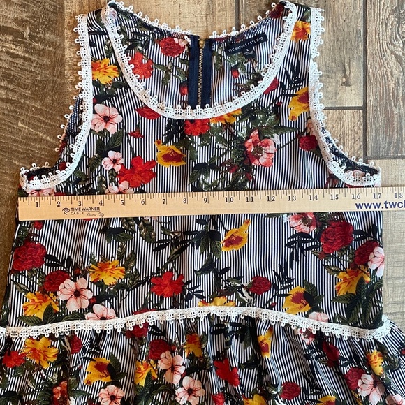 Signature Studio Floral and Stripe Blouse - Picture 6 of 10